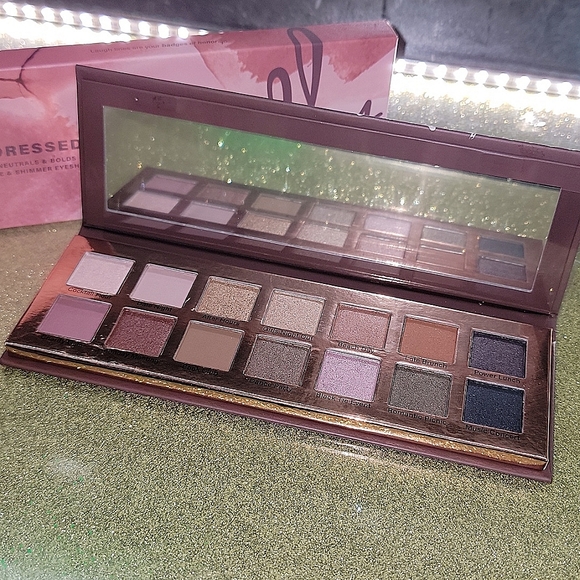 Mally "Best Dressed Lids" Palette - Picture 3 of 5